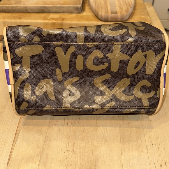 Victoria’s Secret Speedy Bag - Picture 6 of 8